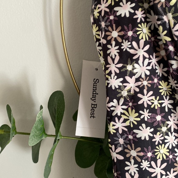 Shimmer Satin Dress
Sunday anesthesia size 4 Aritzia 
Black/ Lilac Bloom - Picture 5 of 12